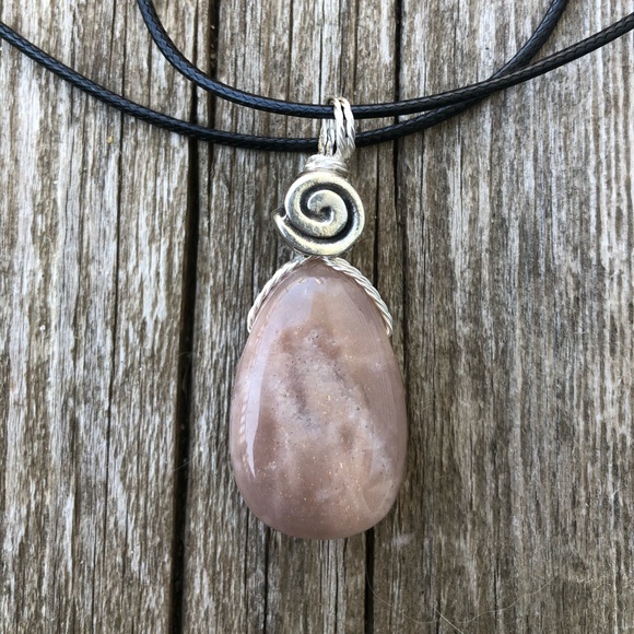 Shaded moonstone new beginnings, luck, & intuition - Picture 2 of 4